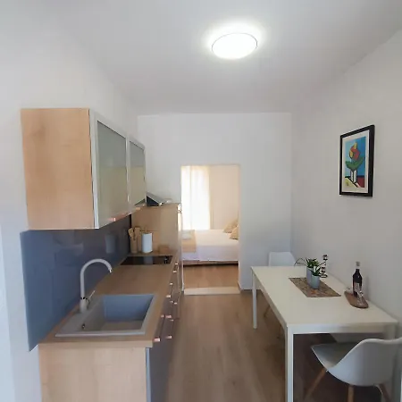 Fragola 3 Apartment Doli