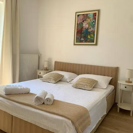 Fragola 3 Apartment