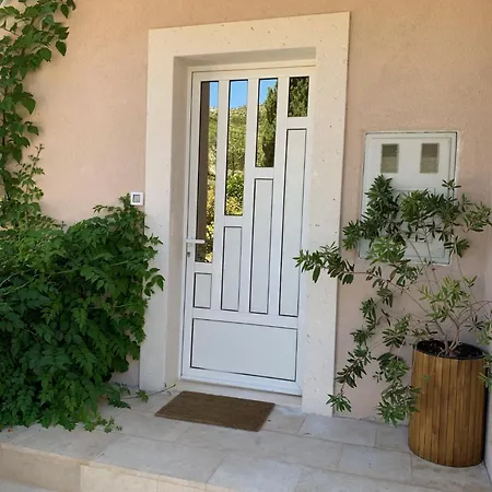 Fragola 3 Apartment